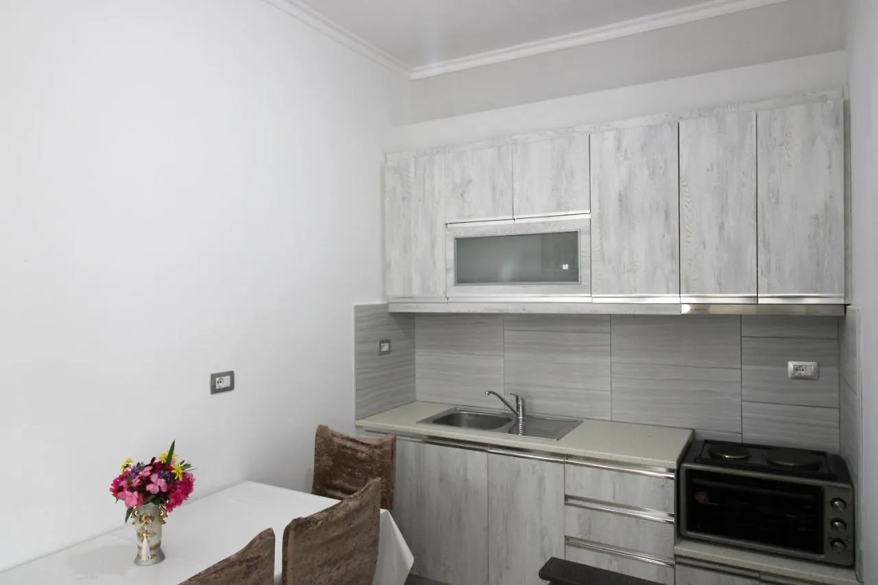 Garden Vila Ermali Ksamil Aparthotel