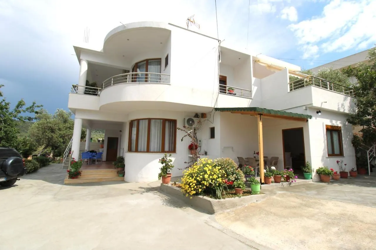 Garden Vila Ermali Ksamil