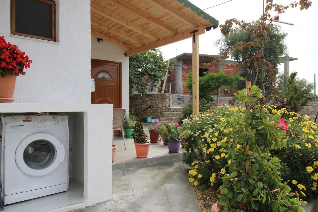 Garden Vila Ermali Ksamil Aparthotel