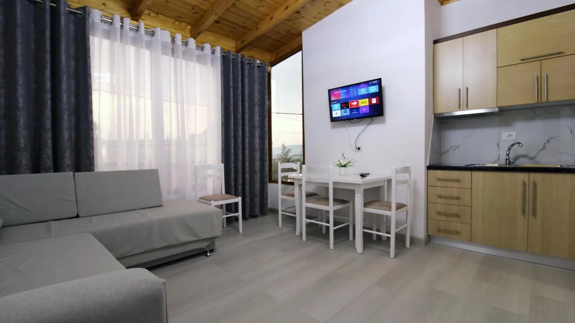 Garden Vila Ermali Ksamil Albania