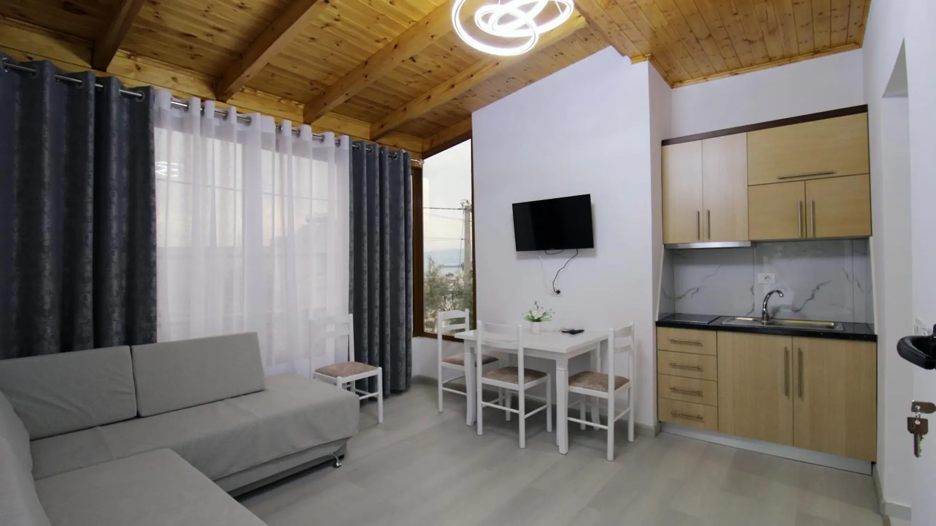 Garden Vila Ermali Ksamil Aparthotel